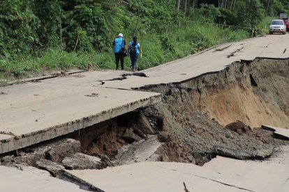 La vía Pimpiguasí-Junín está afectada en un tramo de unos 300 metros.