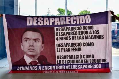 Los carteles colocados en contra del presidente Daniel Noboa.