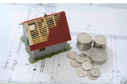 Los ingresos familiares mensuales del solicitante no deben superar los $1.489,90, cifra que representa 3,17 veces el salario básico.