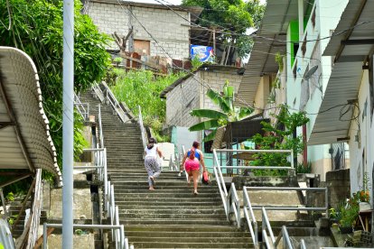 Un atentado se registró en estas escalinatas de Bastión Popular.