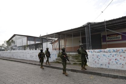Militares hacen patrullajes frecuentes en Puembo, parroquia del oriente de Quito.
