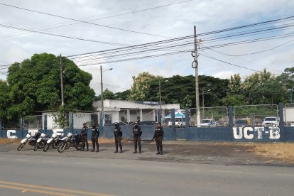 Policía investiga causas de atentado en entidad de Tránsito.