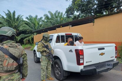 Los tres implicados fueron llevados ante las autoridades de justicia.