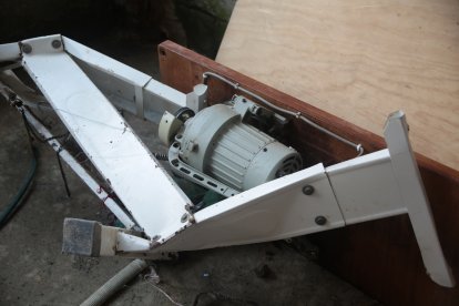 Parte de una máquina de coser quedó averiada.