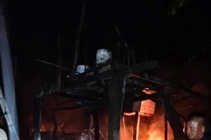 La casa se quemó en su totalidad luego del evento.