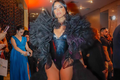 Nathalie Carvajal en la alfombra roja de los Premios REM