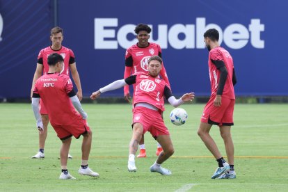 Los rayados quedaron listos para el duelo en el estadio Monumental.