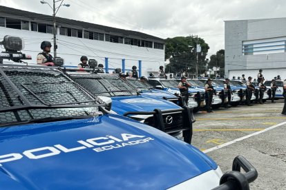 Las nuevas camionetas fueron entregadas en un acto desarrollado en el Cuartel Modelo de Guayaquil.