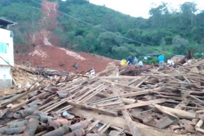 Se reportan daños y emergencias en varios sectores de tres cantones de la provincia de Loja.