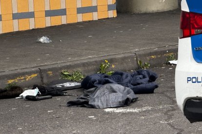 Las evidencias que dejó el pillo abatido durante el enfrentamiento.