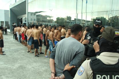 Decenas de detenidos en Guayaquil este 5 de abril.
