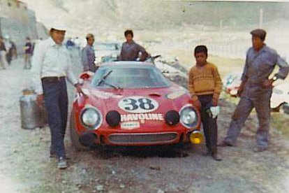 El Ferrari 250LM del ídolo Fausto Merello tras las 12 Horas Marlboro de Yahuarcocha en 1971.