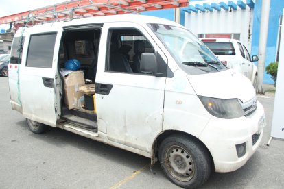 El vehículo en que iban las víctimas.