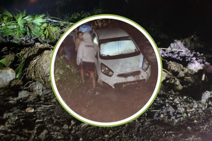 La emergencia a la que iba el bombero se registró en la vía a Las Mercedes, en Santo Domingo de los Tsáchilas.