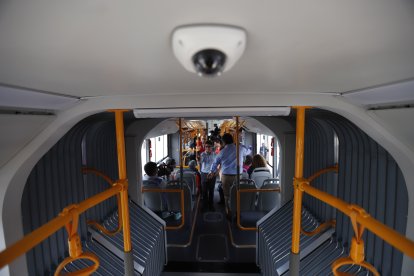 Las unidades cuentan con 20 cámaras de seguridad en el interior y exterior.