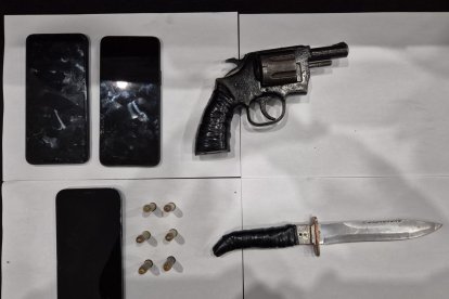 Estas evidencias encontraron los policías en poder de los tres Choneros, en el norte de Quito.