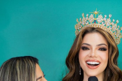 ARIANA TARANTO MAQUILLADORA

AG-EXTERNOS