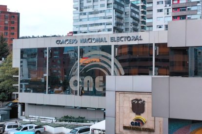 La convocatoria para recibir los formularios está prevista para este 11 de abril, afuera del Consejo Nacional Electoral, en Quito.