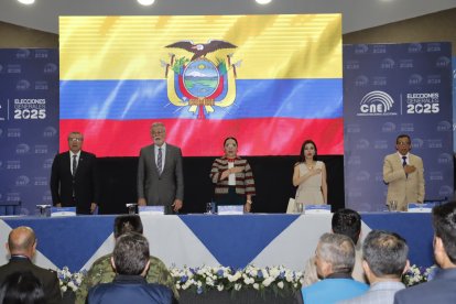 Las principales autoridades del Consejo Nacional Electoral inauguraron la segunda vuelta, en Quito.