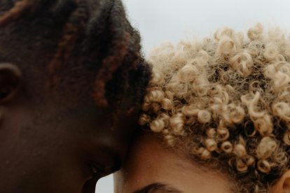 El cuerpo puede engañarnos haciéndonos creer que estamos enamorados cuando solo tenemos deseo