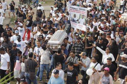 Imágenes del velorio de los menores fueron usadas en el documental.
