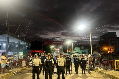 La Policía y las Fuerzas Armadas se mantienen en estado de vigilancia permanente.