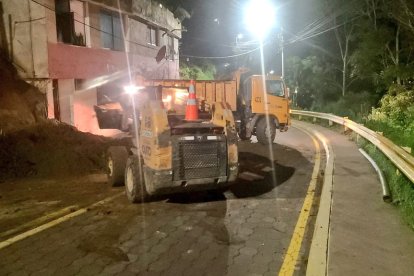 Las labores de limpieza también se han centrado en un colector de Guápulo, oriente de Quito.