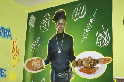 La imagen del Tío destaca en su local, en el sector Solanda.