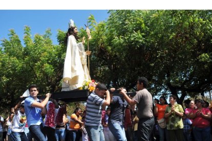 Fieles nicaragüenses realizaban actividades religiosas antes de las restricciones.