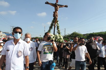 La procesión que se inicia en la parroquia Nuestra Señora de la Alborada terminará en Sauces 1, en la iglesia San Miguel Arcángel.