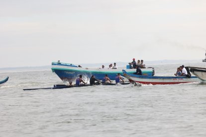 ADN 1 luchó, pero llegó en segundo lugar. Pese a no ganar, siguen siendo el dueño del tiempo récord de la regata establecido en 2001 6 horas, 25 minutos.