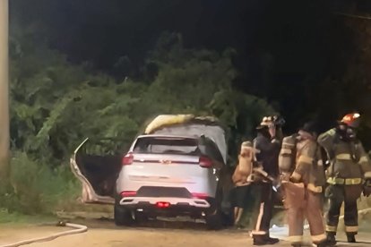 Un vehículo fue abandonado a unos tres minutos de la escena.