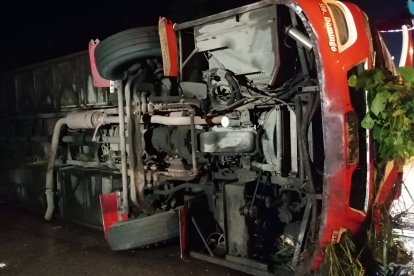 Las autoridades continúan investigando las circunstancias que llevaron a este fatal accidente