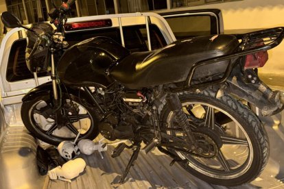 Una motocicleta fue incautada.