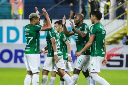 Anangonó (# 11) solo pudo anotar 7 goles en 33 partidos con Marathón.