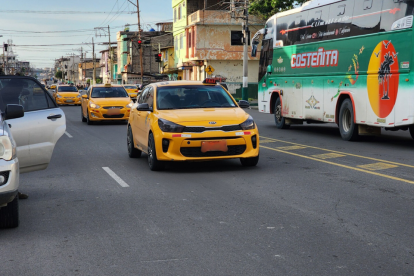 Un taxista fue secuestrado en Esmeraldas.