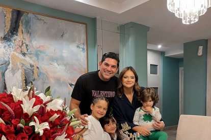 Emilio tiene seis hijos, los tres últimos son de su compromiso actual.