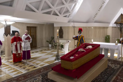 Este es el protocolo ante la muerte del Papa.