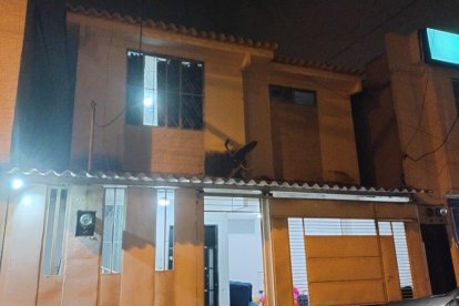 Los familiares del jugadorn fueron sacados de su vivienda en horas de la madrugada.