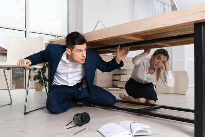 ¿Qué hacer durante un sismo? Sobre todo, mantener la calma y actuar debida cautela.