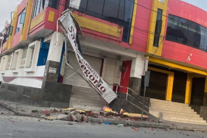 Sismo en Esmeraldas: así quedaron en mal estado los edificios.