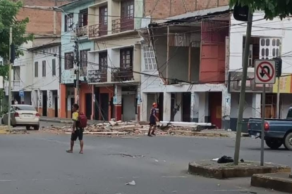 Sismo en Esmeraldas: hay preocupación en las vías.