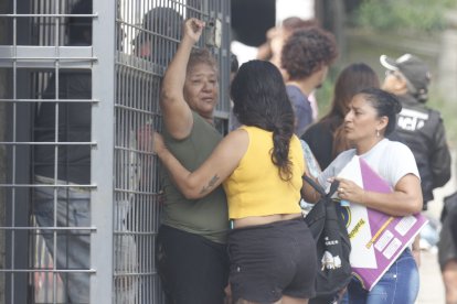 Familiares de la víctima llegaron hasta el lugar, y protagonizaron imágenes de dolor.