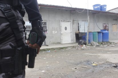 En la Coop. Elsa Bucaram del cantón Duran acribillan a 3 menores.