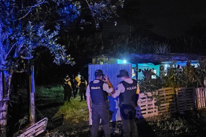 Tres personas fallecieron una resultó herida en este hecho violento.