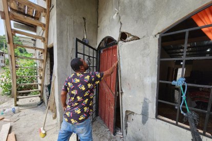 En el sector Las Piedras, varias casas quedaron con grandes daños debido al movimiento telúrico.