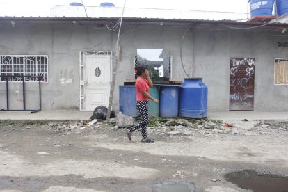 En esta vivienda de una planta y sin enlucir fueron victimados los tres menores de edad.