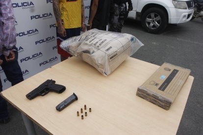 Las evidencias halladas en poder de los detenidos.