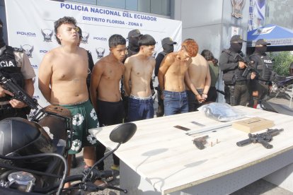 Varios sujetos fueron aprehendidos en Nueva Prosperina; hay una menor de edad también.