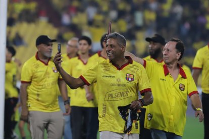 Glorias de Barcelona SC fueron homenajeados.